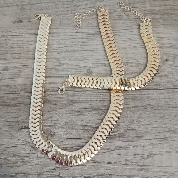 Gold Color : Light weight & Fashionable Necklace Jewelry sets - Picture 3 of 5
